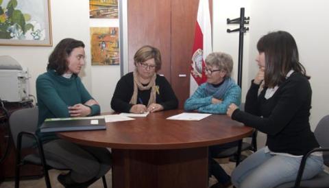 Signatura conveni col.laboració amb el Casal de la Pau- S'Altra Senalla de Manacor